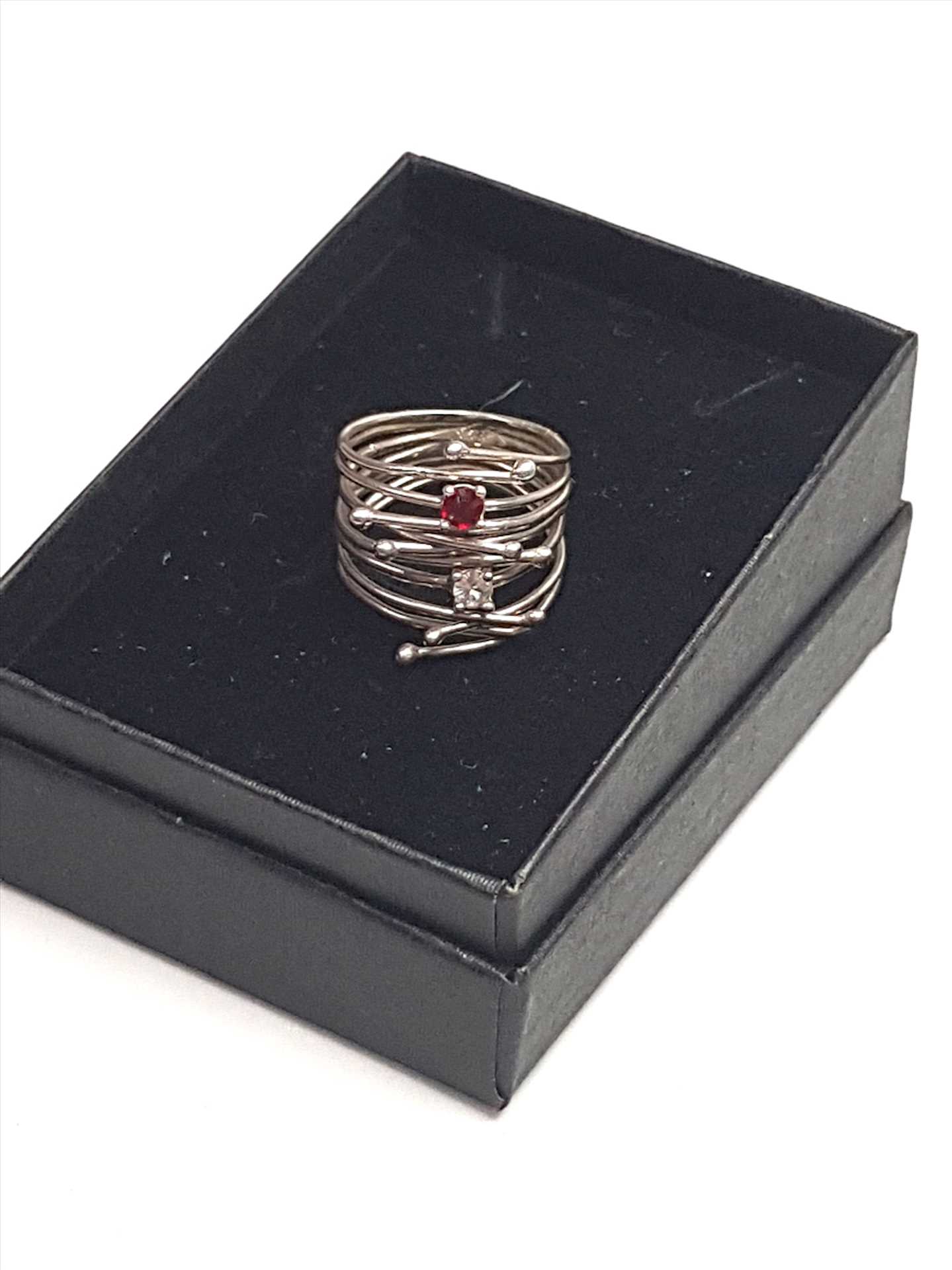 טבעת נטיפים משובצת זירקונים בעיצוב כסף 925
